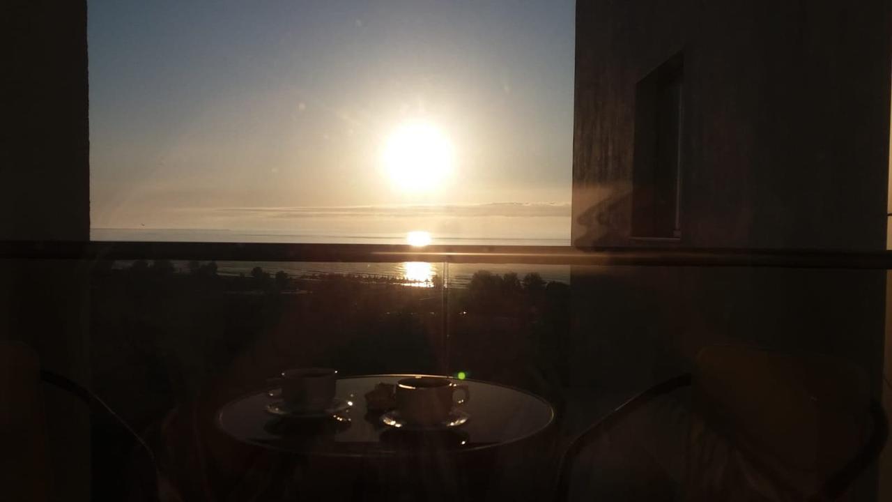 Frontal View By Twin Residence Mamaia Eksteriør bilde